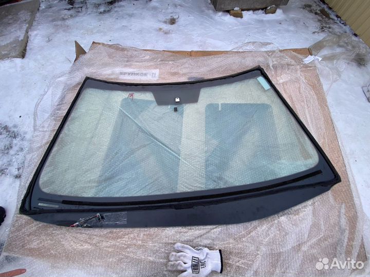 Лобовое стекло lexus is250 2014 года