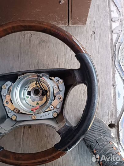 W124 Руль Дерево Орех Мерседес 140