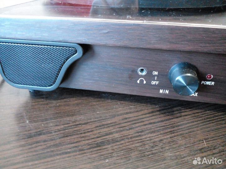 Проигрыватель виниловых пластинок HY-TT03