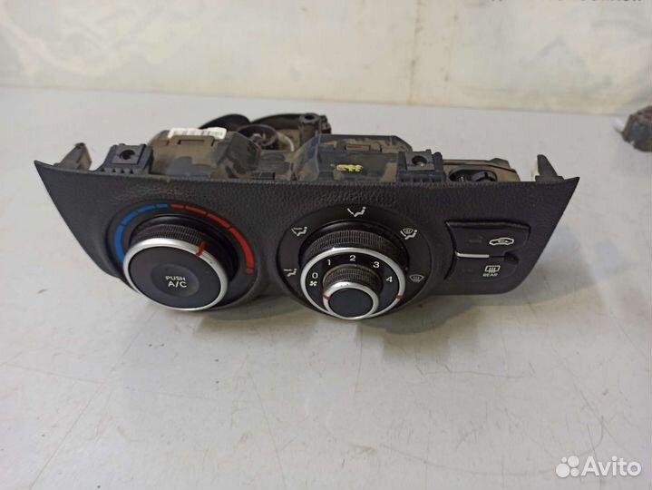 Панель управления климат контролем kia Rio 3