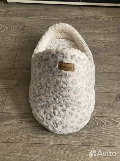 Лежанка домик для собак мелких пород