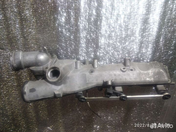 Впускные коллектора двигателя Мерседес ом 642