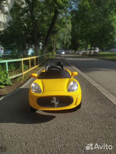 Детский электромобиль