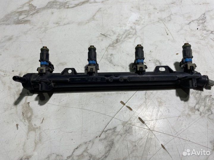 Топливная рампа Skoda Rapid cfna 2015