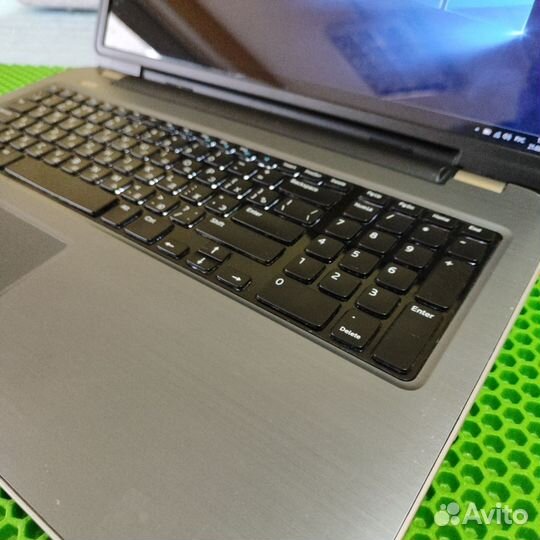 Ноутбук Dell 5737