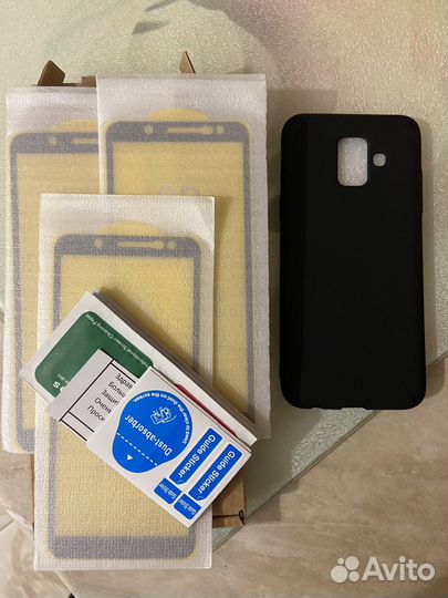 Чехол и защитные стекла на samsung a6