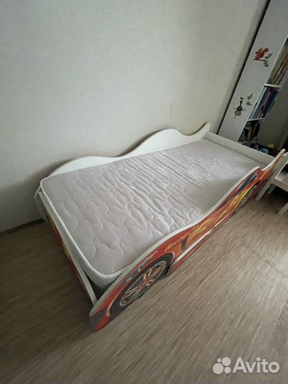 Кровать машина с матрасом
