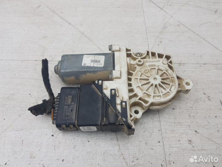 Моторчик стеклоподъемника задний левый Vw Passat