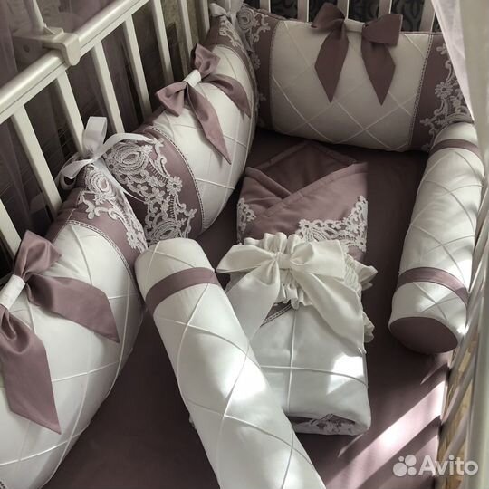 Бортики в кроватку новые, одеялко на выписку