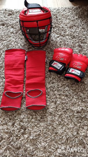 Щитки, краги,шлем,ракушка