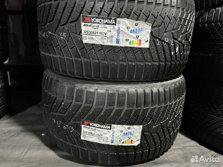 Yokohama BluEarth Winter V905 325/30 R21 и 285/35 R21 105V