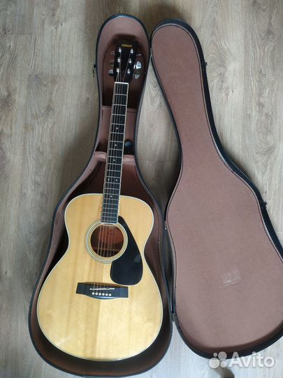 Акустическая гитара Yamaha FG-202B