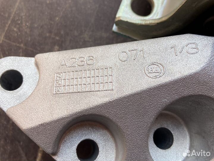 Опора двигателя правая