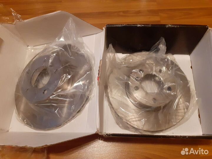 Передние тормозные диски BMW X1