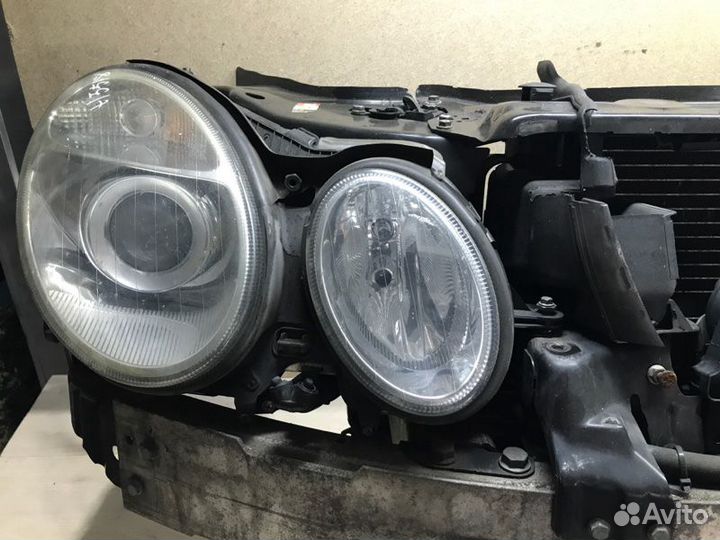 Панель передняя передний Mercedes E-Class W211