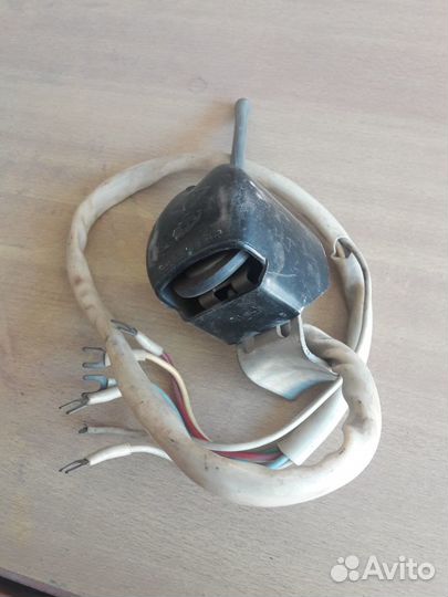 Подрулевой переключатель поворотов