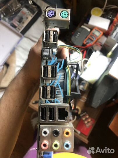 Материнская плата с процессором и памятью