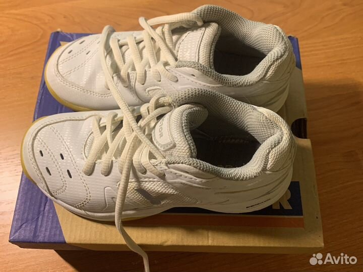 Кроссовки для девочки