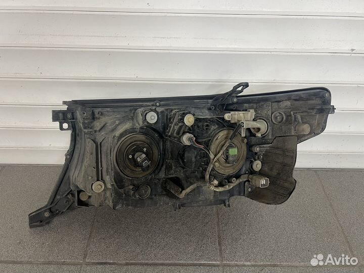 Фара правая Toyota land cruiser 200