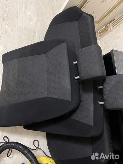 Сиденья на priora 2