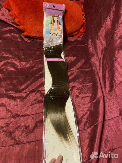 Волосы на заколках русые