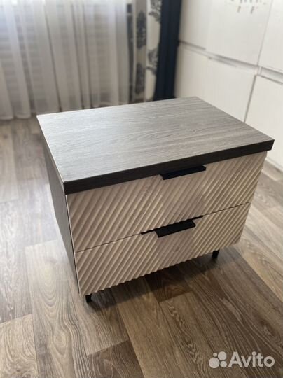 Тумба прикроватная