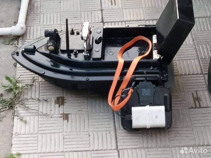 Прикормочный кораблик с gps D 16 GPS