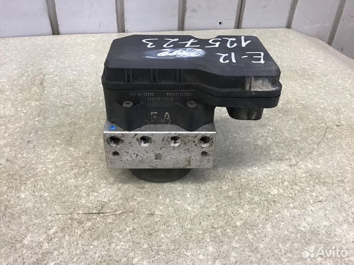 Блок ABS (насос) Toyota Corolla E15 2006-2013