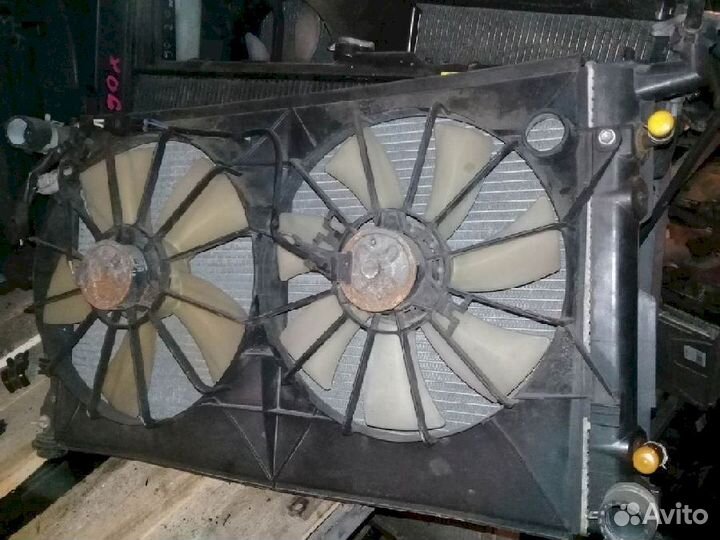 Радиатор охлаждения Toyota Opa ZCT15