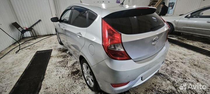 Hyundai Solaris 1.6 AT, 2011, 172 000 км