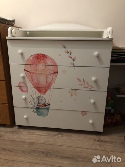 Пеленальный комод с рисунком зайчик на шаре