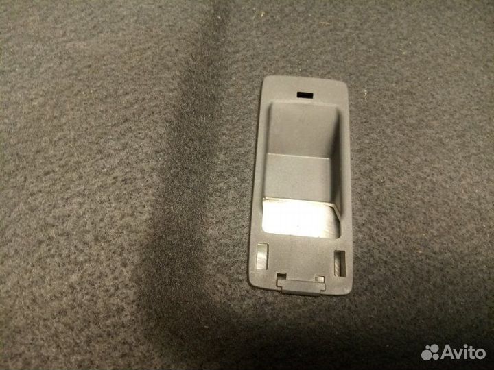 Полка багажника Nissan Tiida SC11X HR16DE 2013