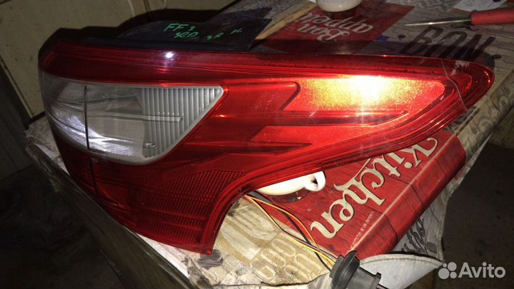 Задний правый фонарь на форд фокус 3