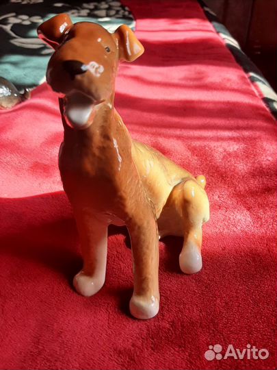 Собака Эдельтерьер-фарфоровая статуэтка