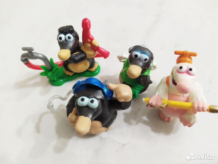 Игрушки из Киндера разные