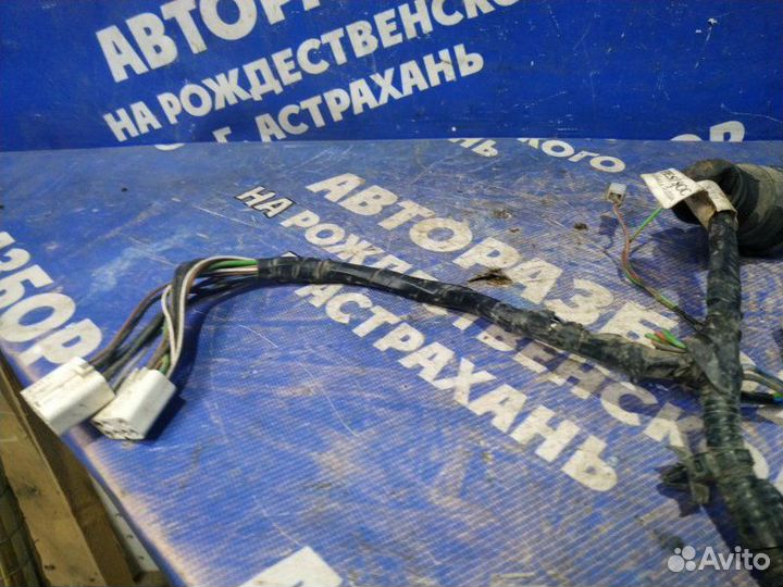 Проводка двери Chevrolet Niva внедорожник 2123