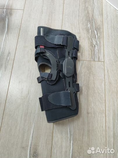 Ортез на коленный сустав с шарнирами medi левый