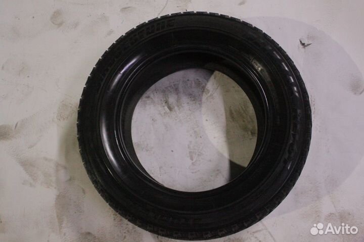 Bridgestone Blizzak Revo1 215/60 R16