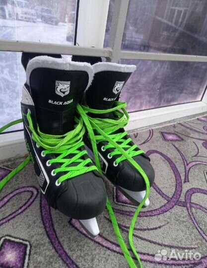 Коньки хоккейные