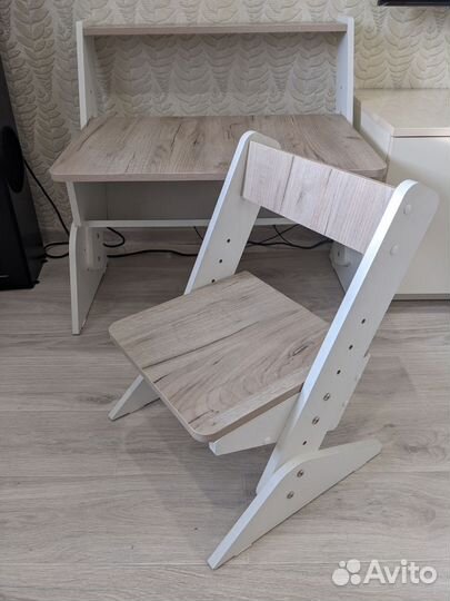 Растущая парта и стул бу