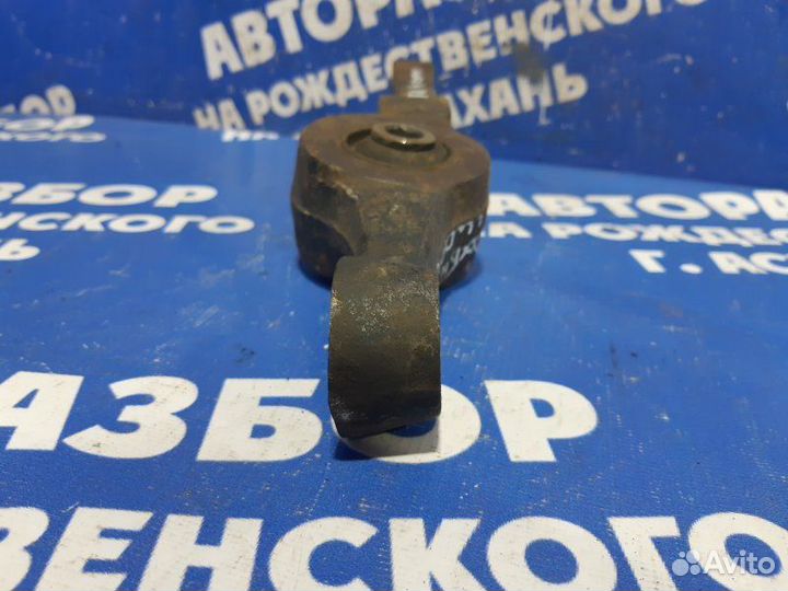 Передний правый рычаг Hyundai Sonata 4 седан 2005