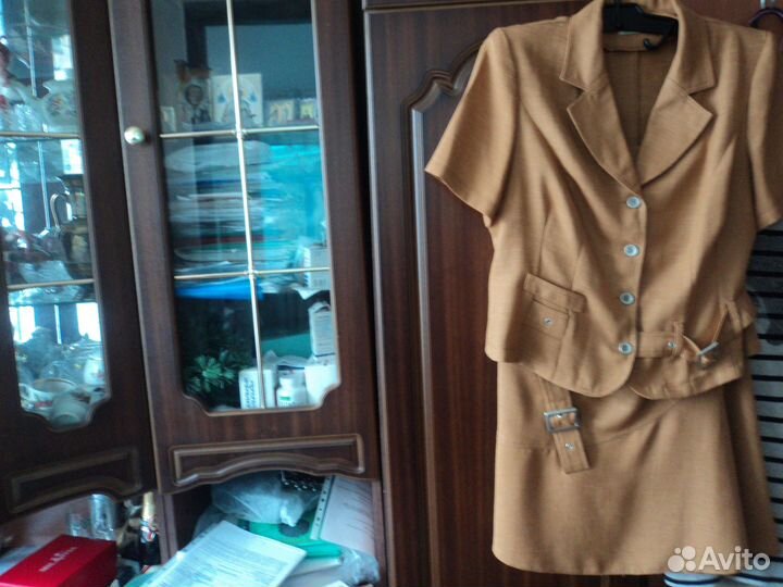 Продам деловой костюм