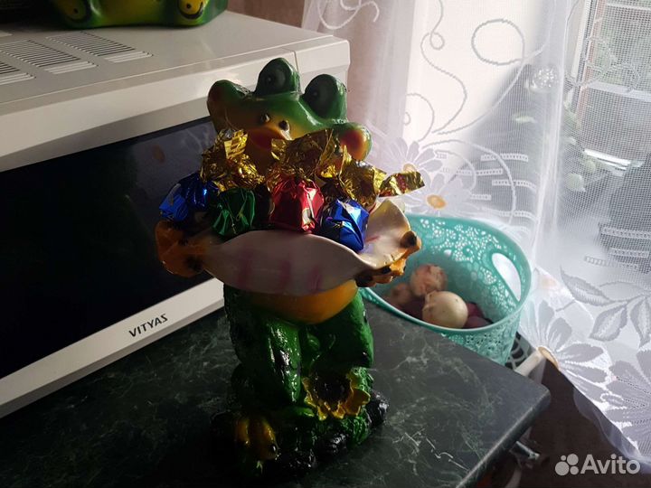 Лягушка конфетница