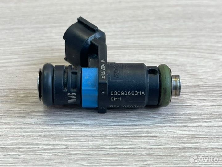 Форсунка топливная Volkswagen Polo