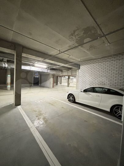 Машиноместо, 13 м²