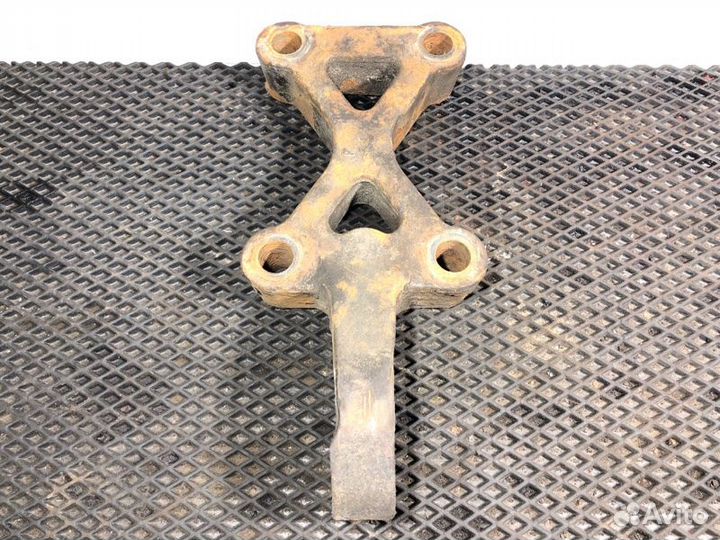 Кронштейн заднего амортизатора правый Scania