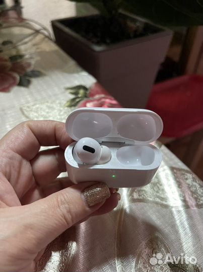Наушник airpods pro