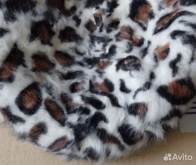 Берет 90% ангора, 10% нейлон. Размер универсальный