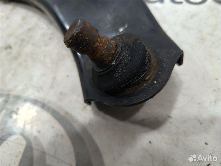 Рычаг передний правый Nissan Leaf