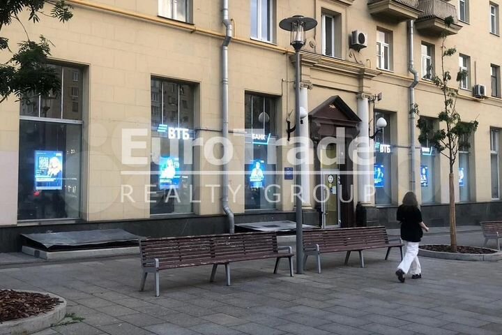 Продам торговое помещение, 221 м²